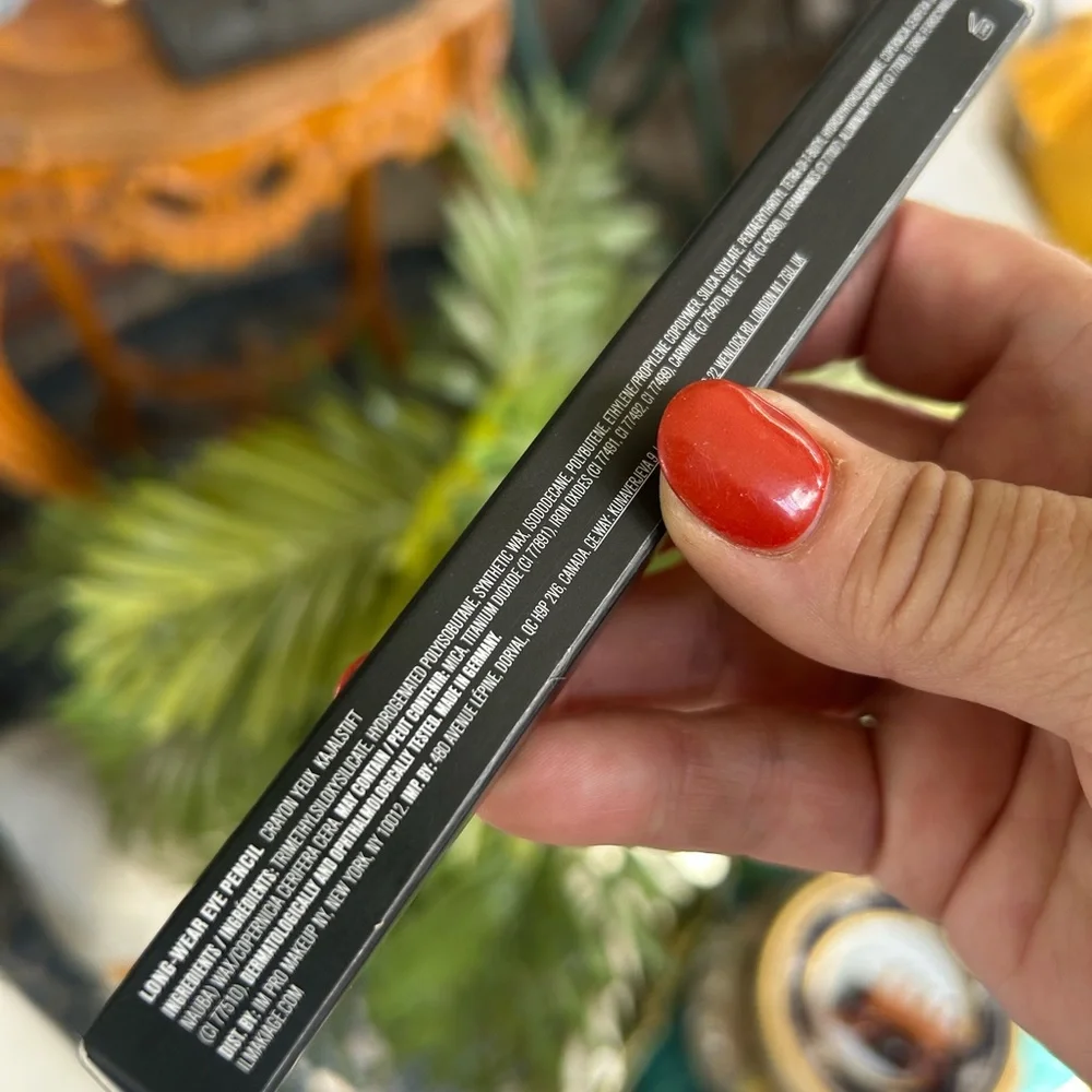 Black Eye Pencil in the shade 